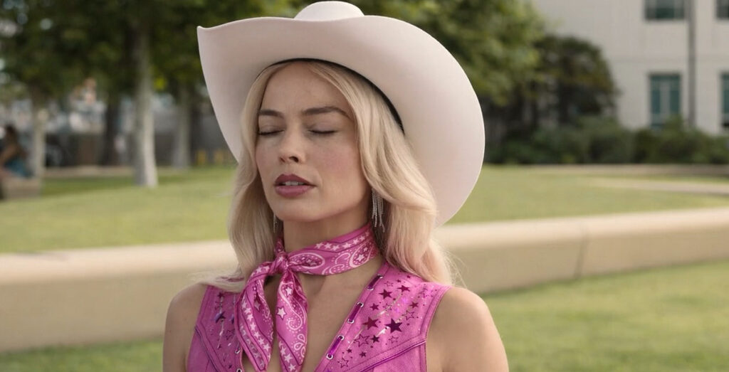 یک فیلم، دو نگاه: نقد فیلم Barbie 13 Barbie