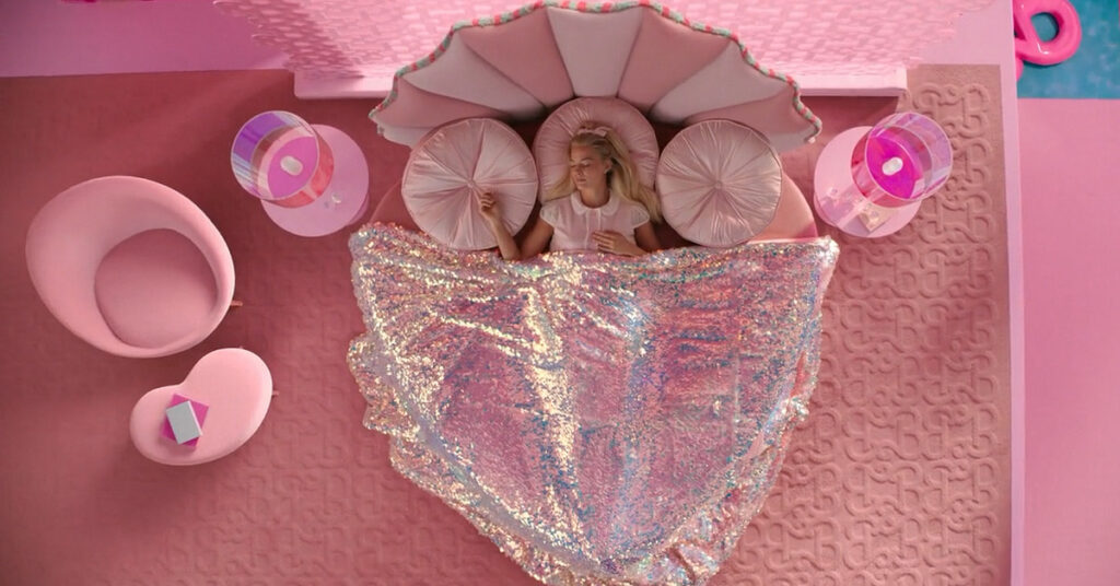 یک فیلم، دو نگاه: نقد فیلم Barbie 9 Barbie