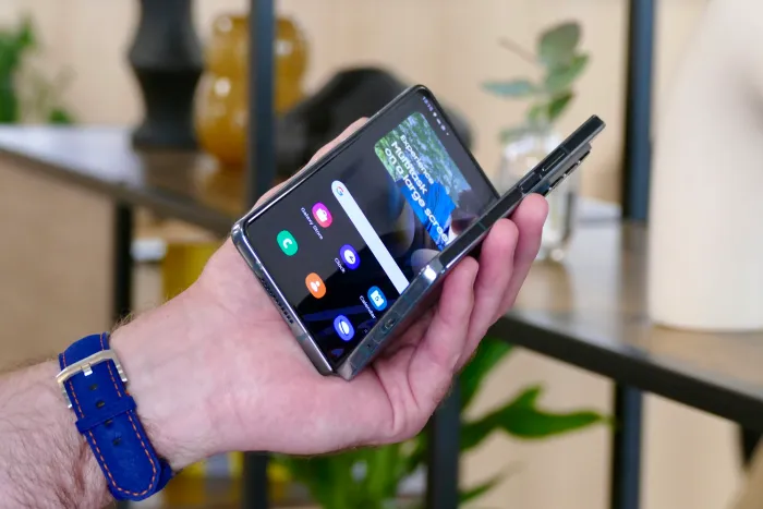 گوشی گیمینگ سامسونگ مدل Galaxy Z Fold 4