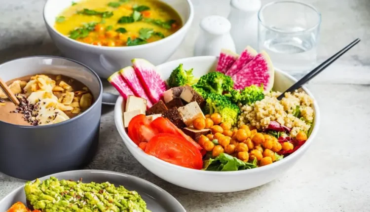 رژیم گیاه خواری: مزایا و معایب + راهنمای گیاه خواری و برنامه کامل رژیم گیاهخواری_اسکوار 2 رژیم گیاه خواری مزایا و معایب راهنمای گیاه خواری.webp