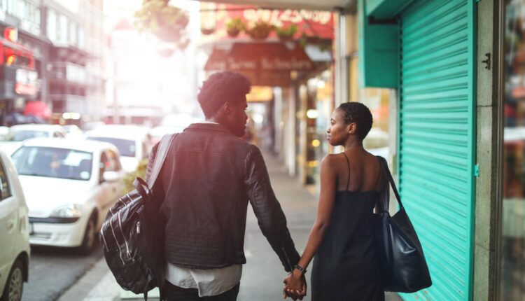 1723008373 462 چطور بفهمیم رابطه عاطفی ما سریع پیش می‌رود یا نه؟ اسکوار