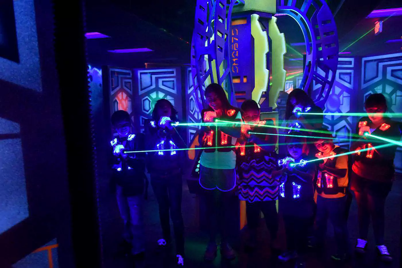 1724523179 609 ۲۰ بازی تابستانی آبی، جنگی و شگفت برای همه سنین اسکوار.webp