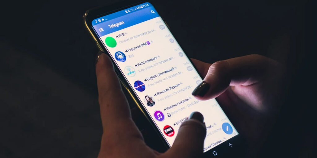 1724782013 576 چه افرادی پروفایل تلگرام ما را چک میکنند؟ اسکوار