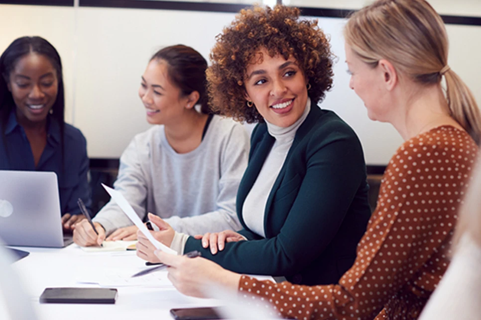 1734455340 403 آیا زن‌ها از مدیران زن بیزارند؟ ۶ نظر برای.webp