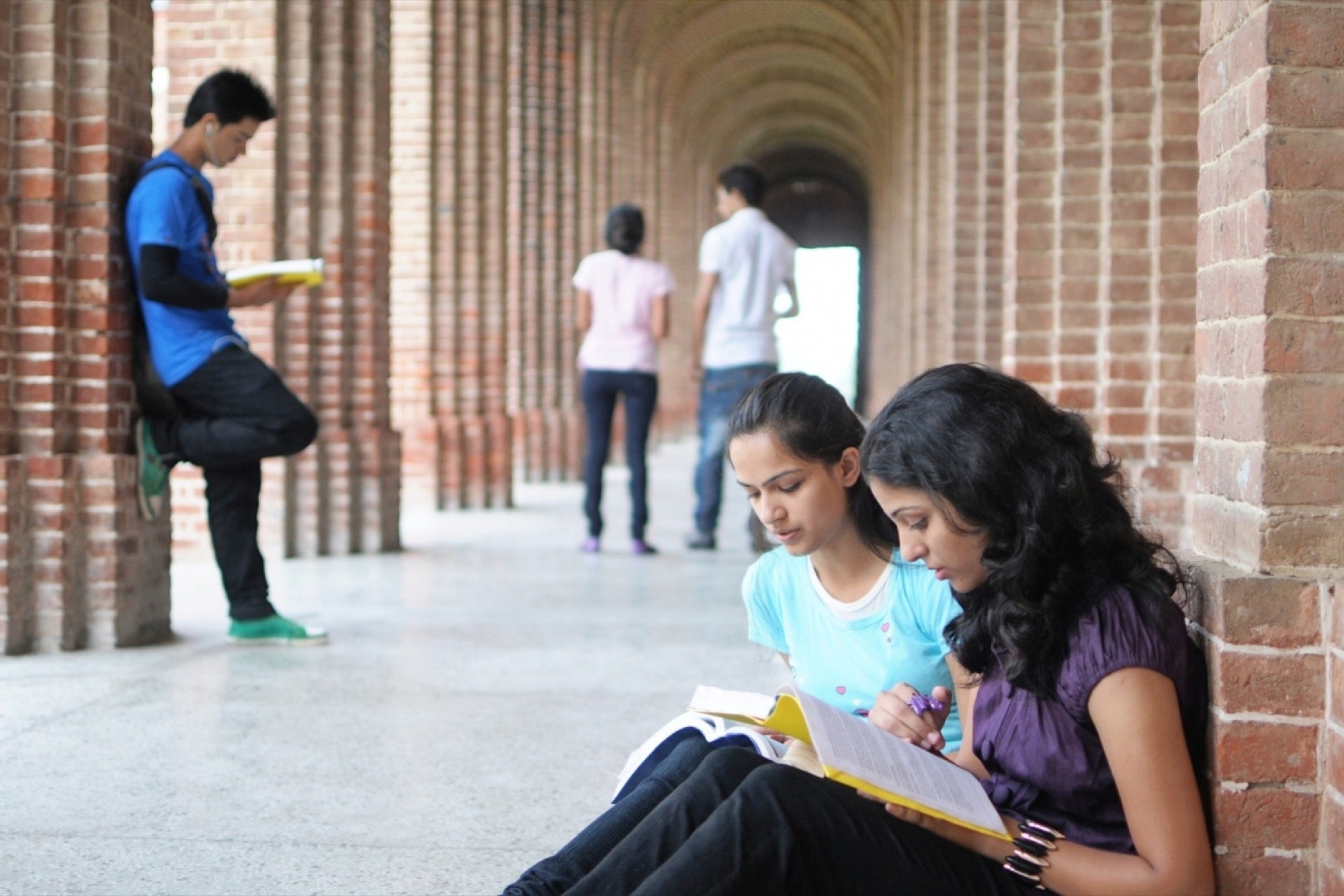 1734966803 534 آیا با درس خواندن می‌بشود پولدار شد؟ اسکوار