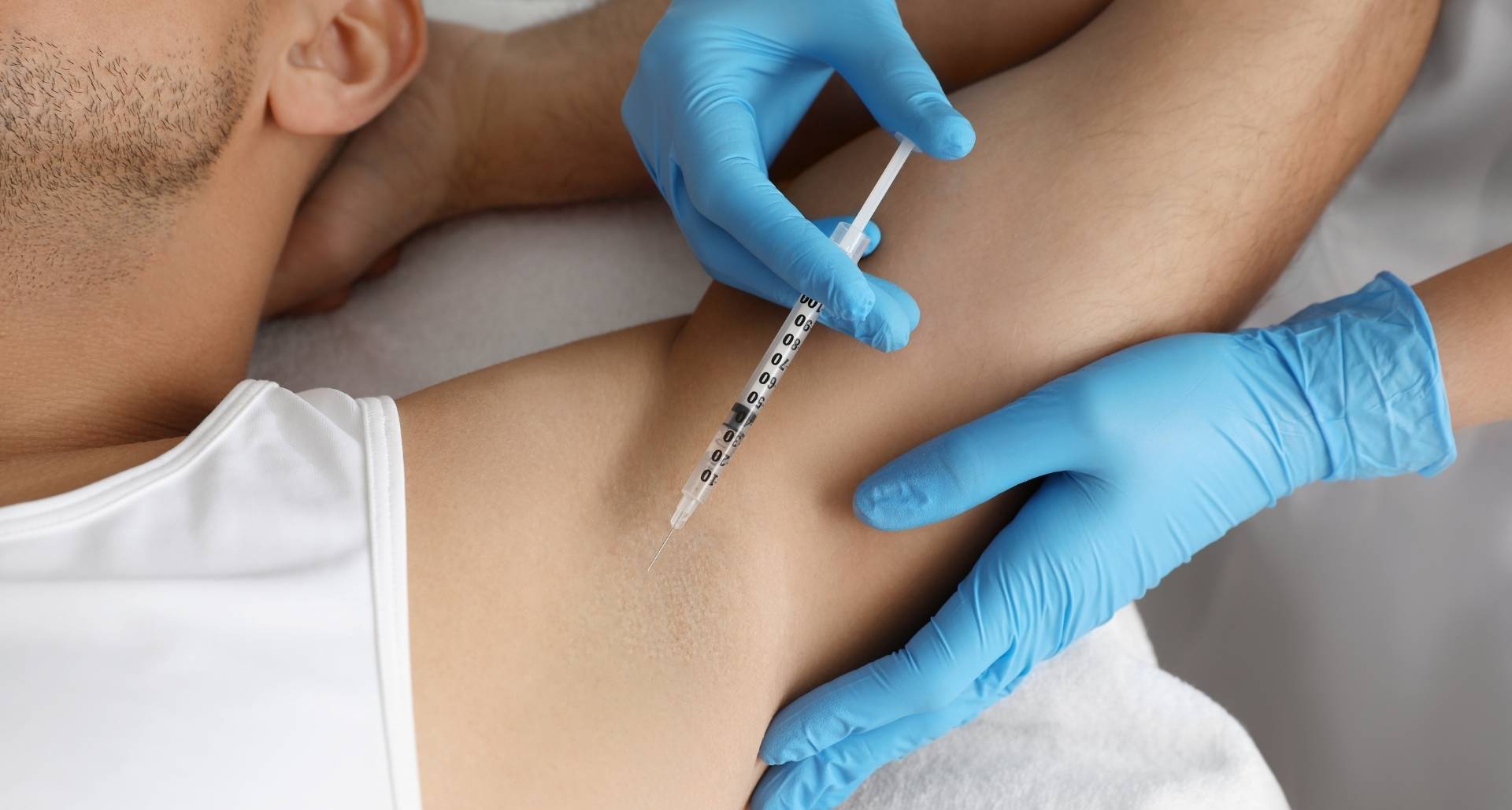 بوتاکس زیر بغل چیست؟ + مزایا و معایب بوتاکس زیر بغل_اسکوار 18 1736029389 527 بوتاکس زیر بغل چیست؟ مزایا و معایب بوتاکس زیر