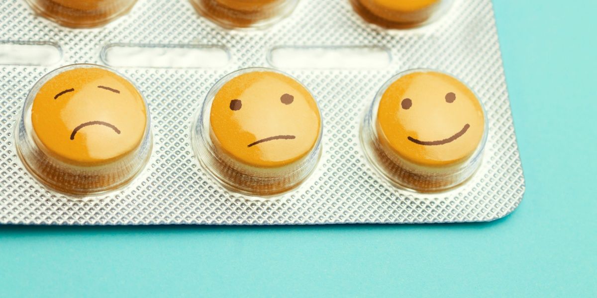 لیست داروهای ضد افسردگی: معارفه کامل + عوارض سوء مصرف داروهای افسردگی_اسکوار 17 1737579184 833 لیست داروهای ضد افسردگی معارفه کامل عوارض سوء مصرف