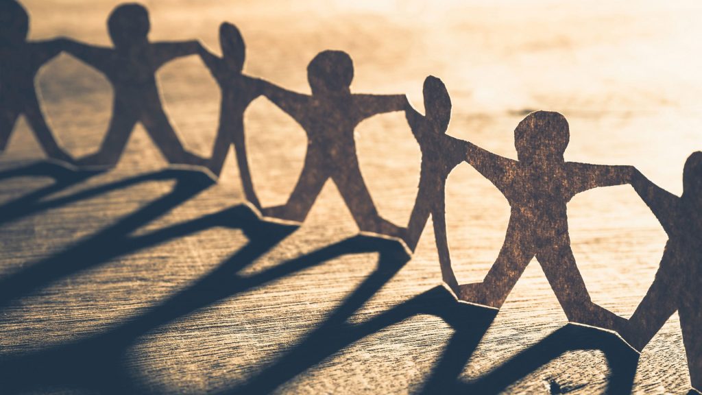 چطور روابطمان را بهتر کنیم؟ + ۷ استراتژی برای تقویت روابط در سال جدید