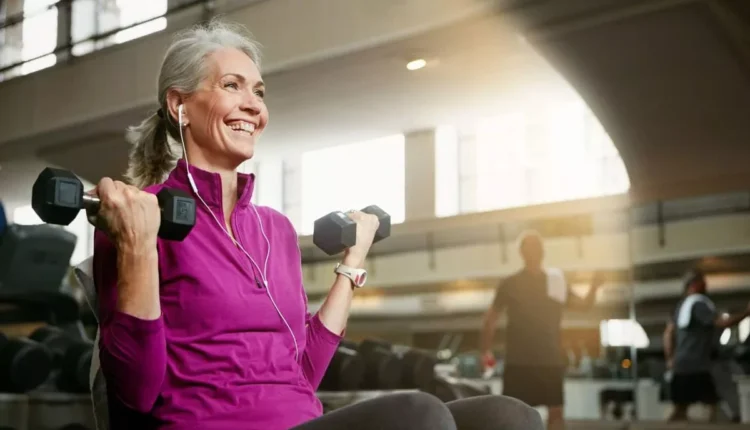 ۱۳ ورزش مناسب برای زنان بالای ۵۰ سال_اسکوار 15 1740215458 645 ۱۳ ورزش مناسب برای زنان بالای ۵۰ سال اسکوار.webp