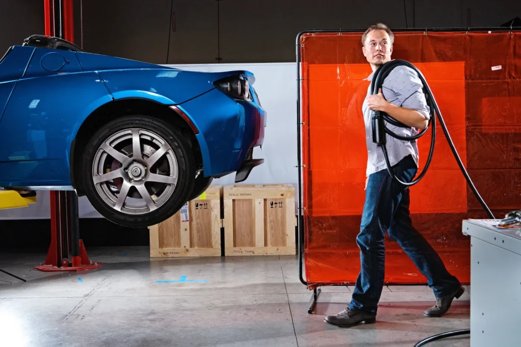 ایلان ماسک و تسلا: رهبری که موتور پیروزی است_اسکوار 24 1741977305 889 ایلان ماسک و تسلا رهبری که موتور پیروزی است اسکوار.webp