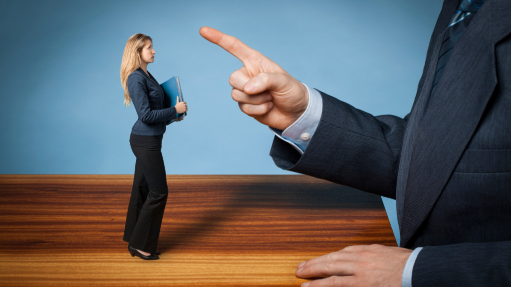 ۵ علت که رییس شما مانع پیشرفت شغلی شما می‌بشود