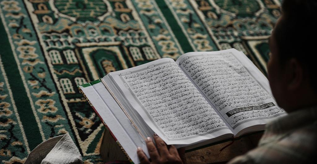 متن آیت الکرسی با ترجمه فارسی + صوت_اسکوار 13 ماجرای نزول آیت الکرسی به رسول اکرم(ص)