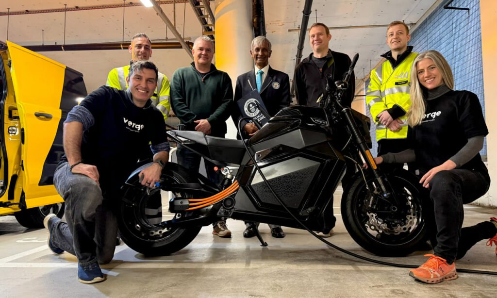 موتورسیکلت برقی رکورد جهانی بیشترین پیمایش با یک بار شارژ را شکست