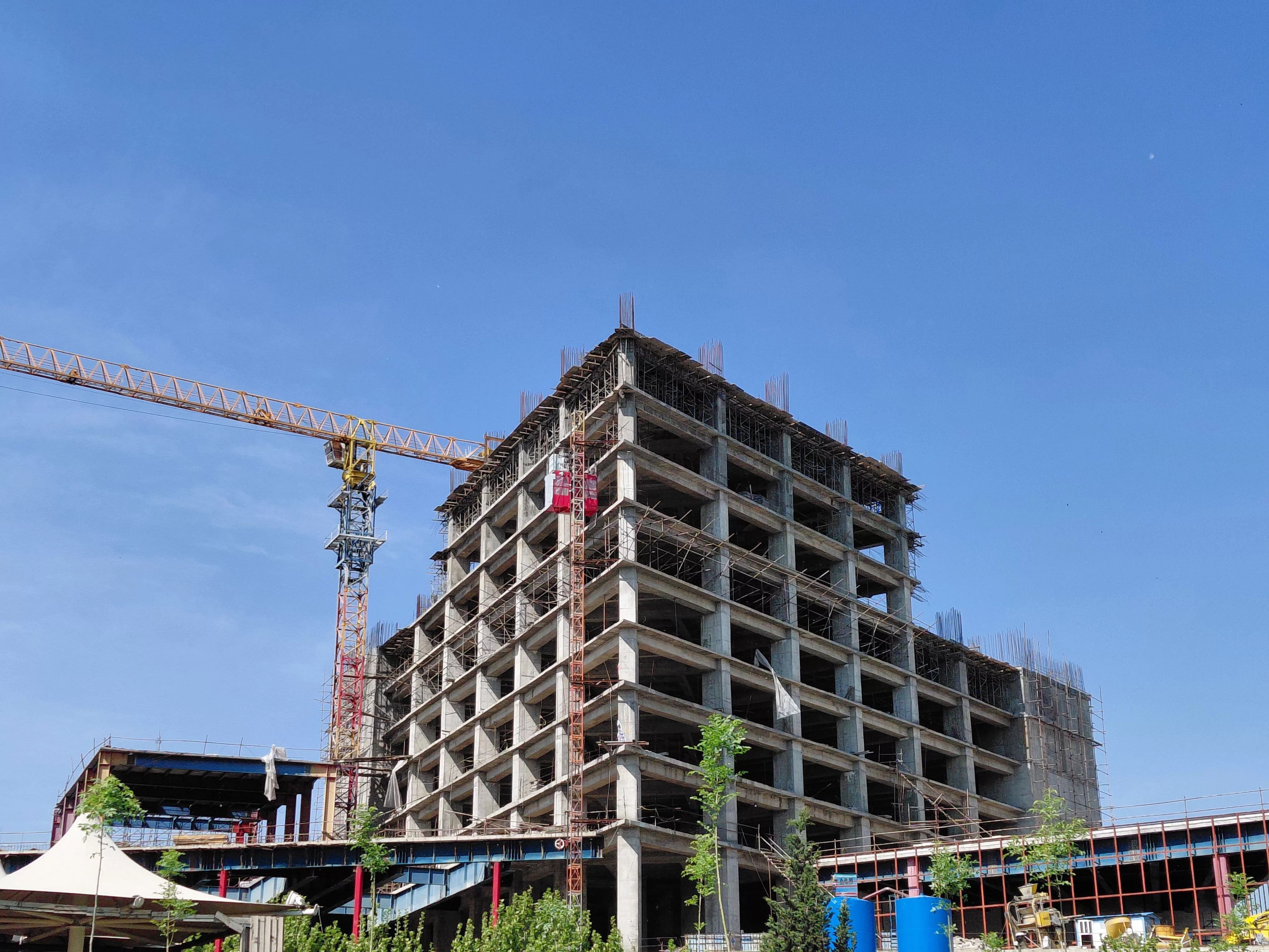 1746127887 888 حمایت۶ ساله روی دوش سخت‌افزار حداقلی اسکوار.webp