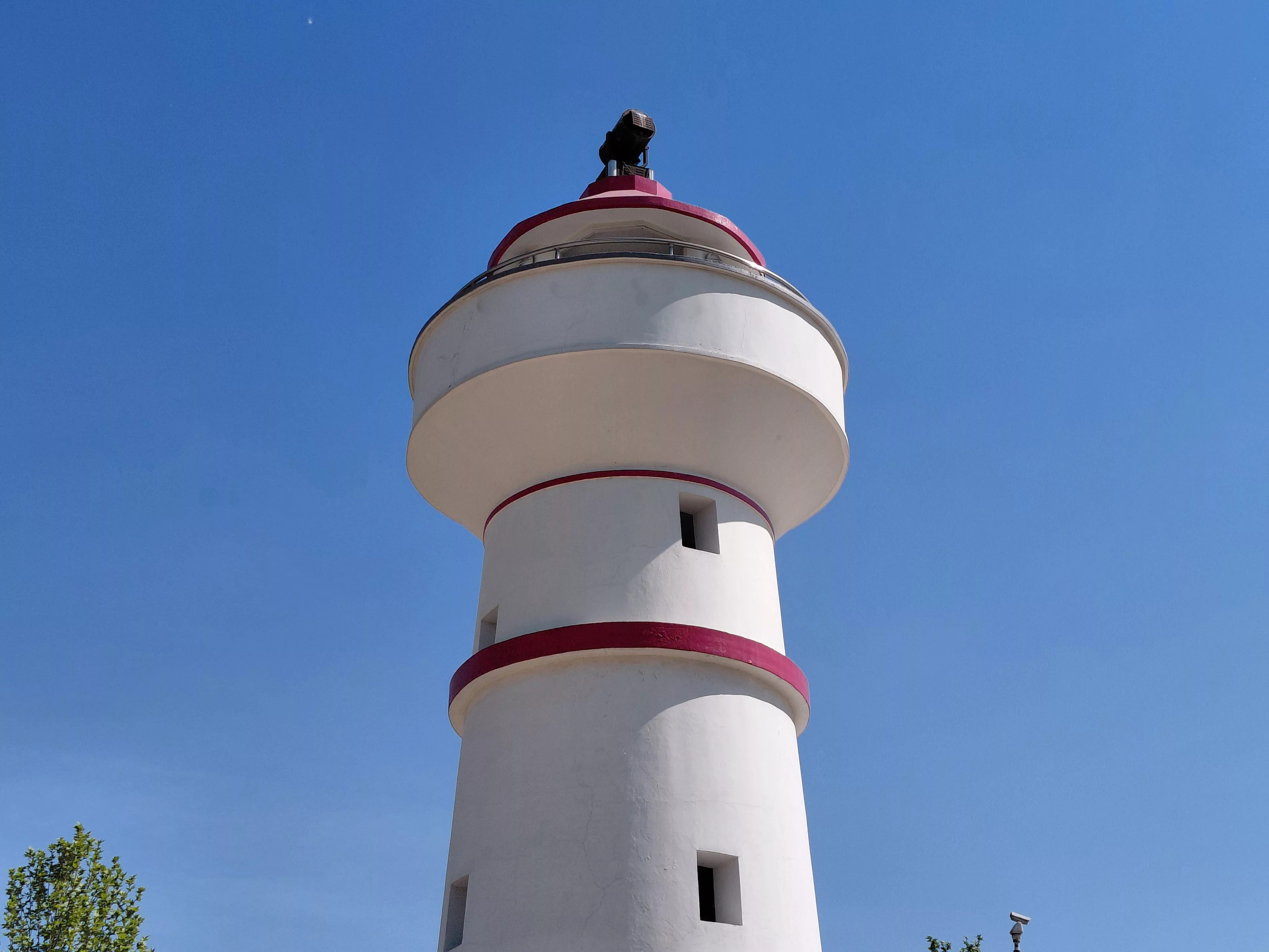 حمایت۶ ساله روی دوش سخت‌افزار حداقلی اسکوار.webp