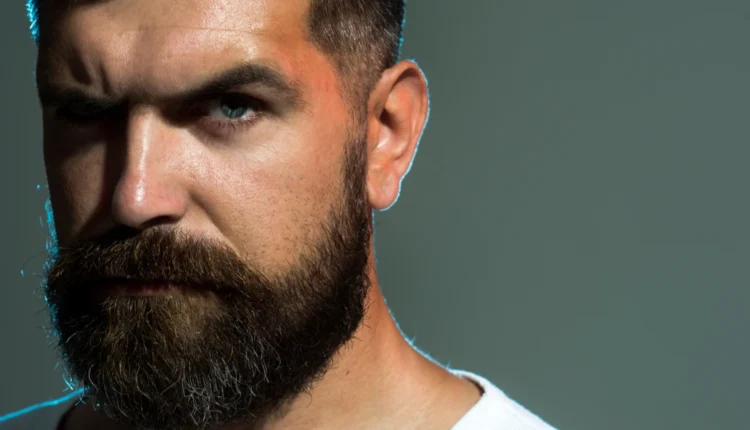 رابطه با مرد آلفا: آیا با یک مرد آلفا رابطه دارید؟ + ویژگیها مرد آلفا در رابطه_اسکوار 34 مرد ریش دار اخمو