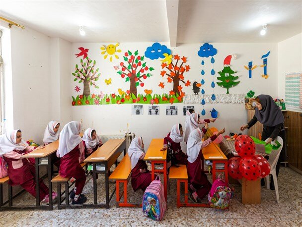 ۲۰ بازی گروهی در مدرسه (از دبستان تا دبیرستان)_اسکوار 30 دختر بچه ها در مدرسه