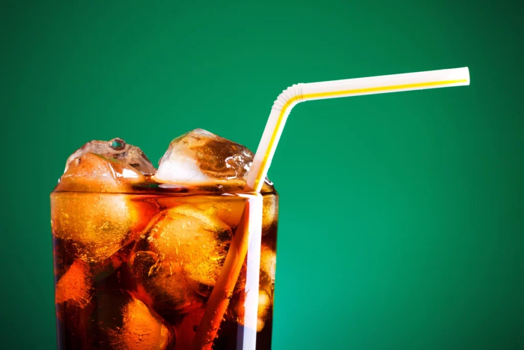 تاثییر نوشابه رژیمی بر دیابت: دوست یا دشمن؟ بازدید کامل مزایا، معایب و حقایق علمی_اسکوار 10 روی دیگر سکه؛ معایب و نگرانیهای بلندمدت علمی