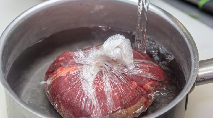 1758526634 527 گوشت تازه و منجمد چه تفاوت‌هایی دارند؟ آیا گوشت تازه