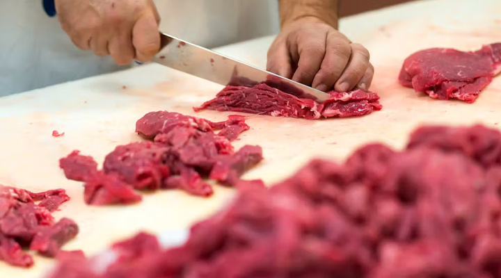 1758526634 794 گوشت تازه و منجمد چه تفاوت‌هایی دارند؟ آیا گوشت تازه