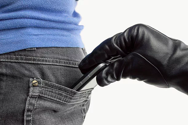 درخواست پارلمان بریتانیا از غول‌های فناوری برای مقابله با سرقت گوشی